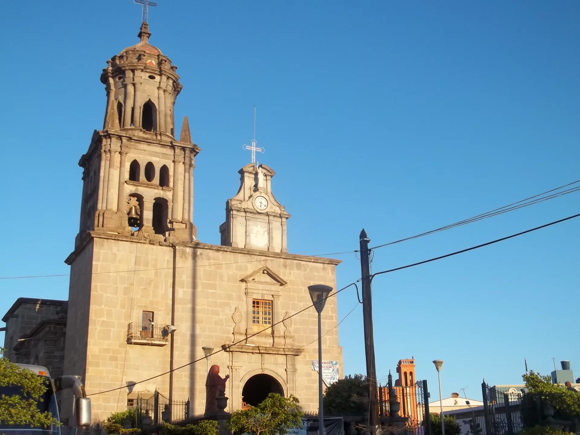 Parroquia y plaza principal de Zapotlanejo, Jalisco